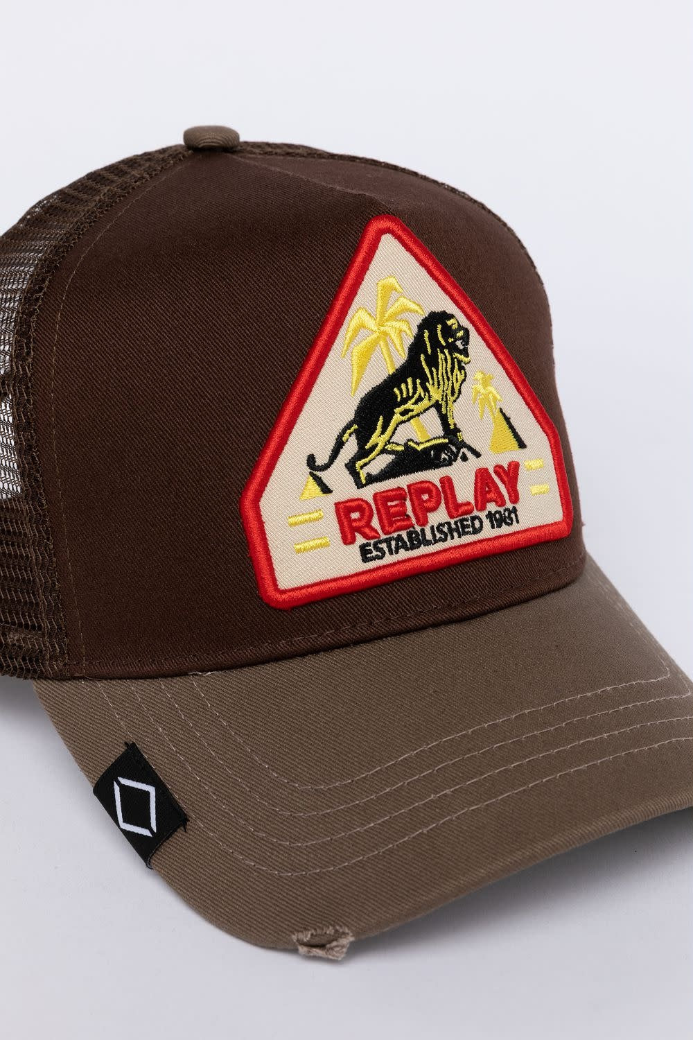 Casquette Replay brune écusson lion