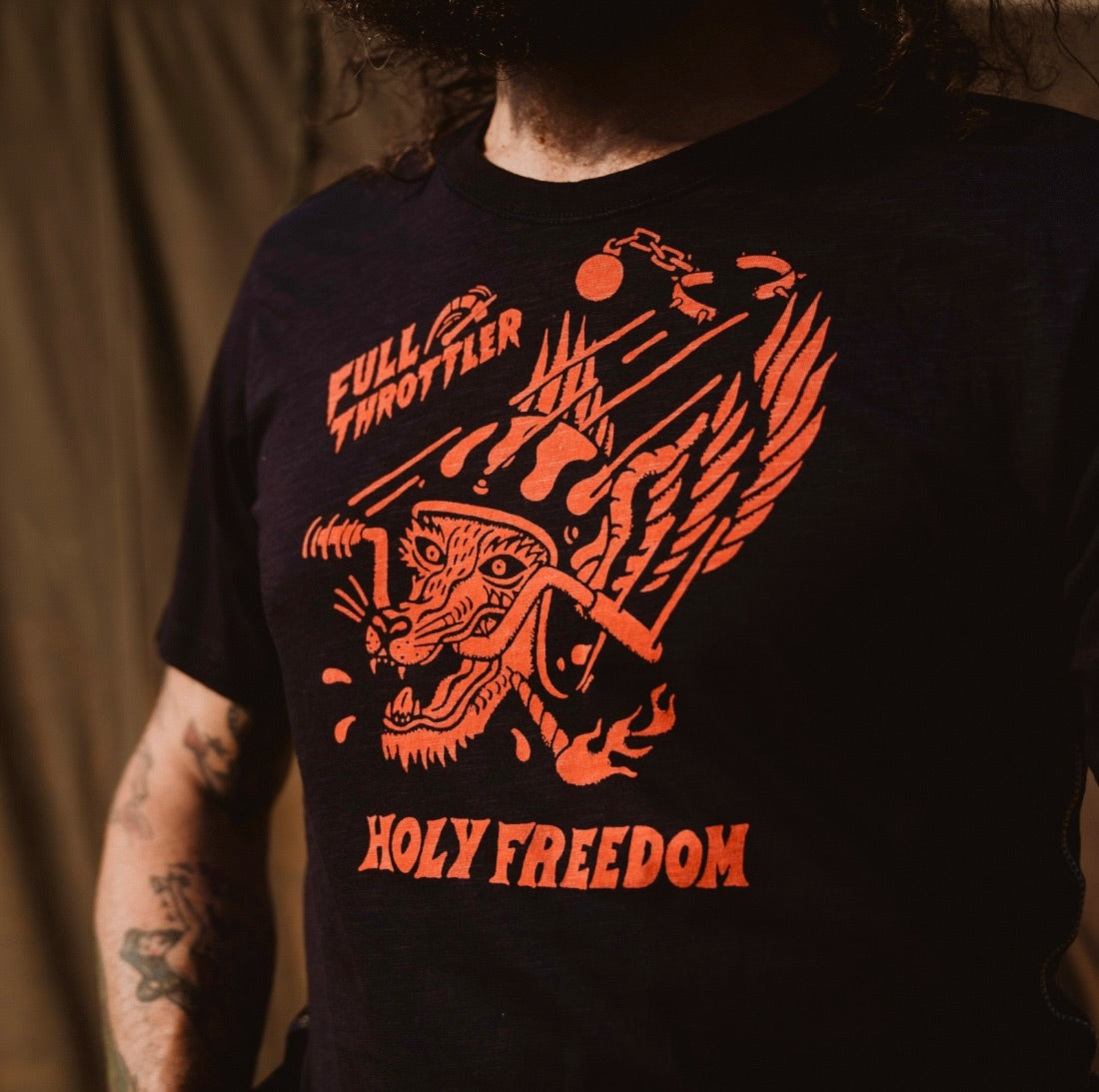 T-shirt noir Holyfreedom Rossofuoco.